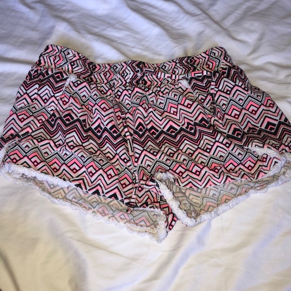 Assorted bundle of summer shorts - Picture 4 of 10